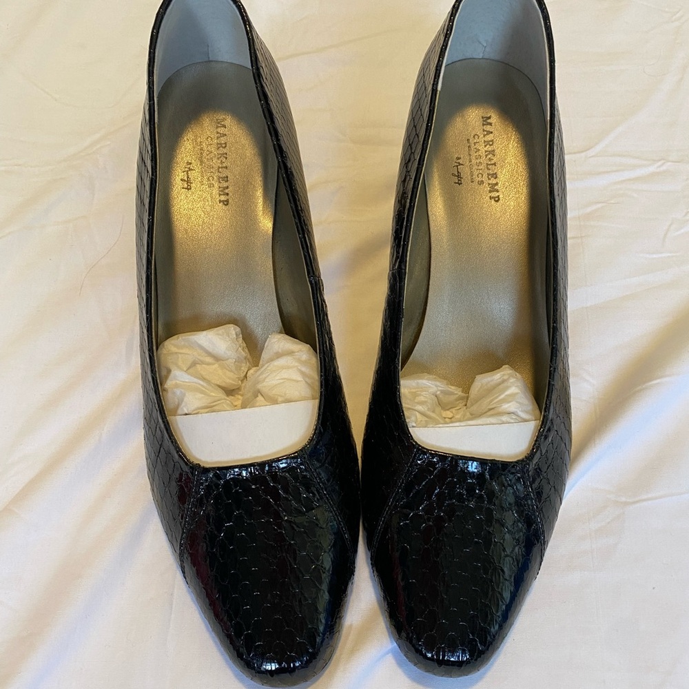Walking Cradles Black Textured Dress Pumps